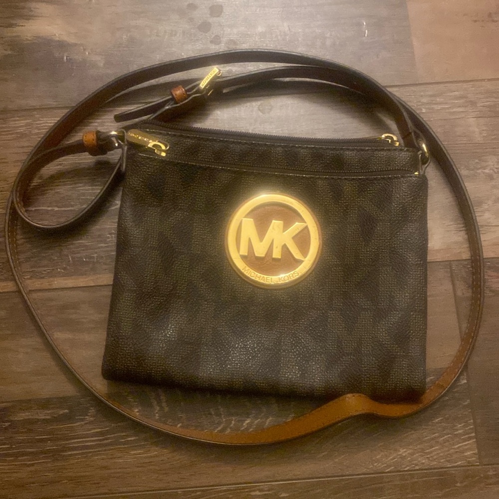Michael kors crossbody